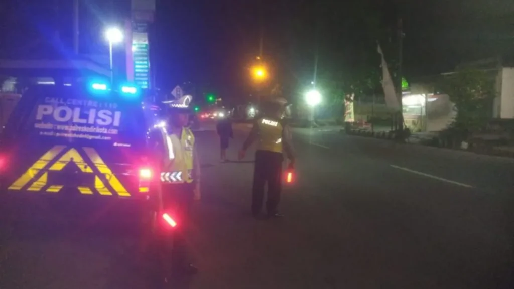 Polsek Mojoroto Gelar Patroli Blue Light untuk Cegah Kejahatan Malam