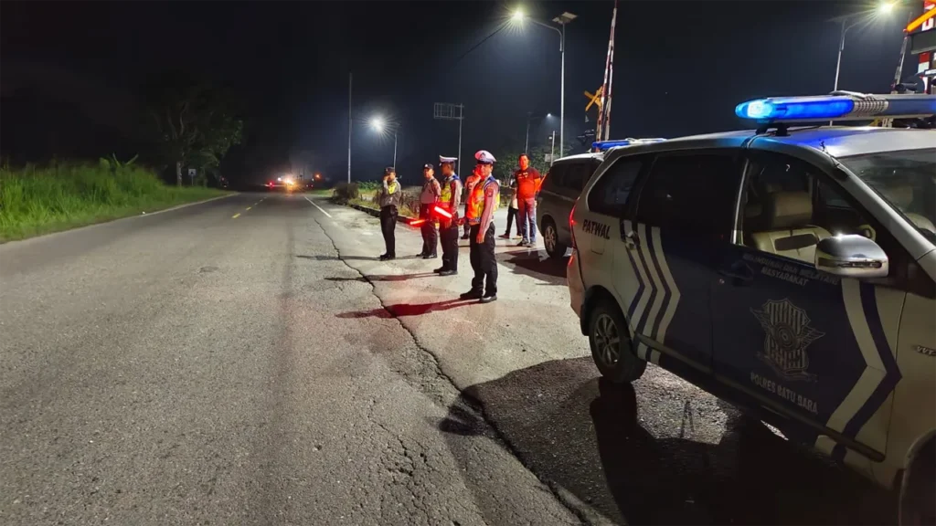 Polsek Indrapura Melakukan Patroli Malam untuk Ciptakan Ketertiban dan Keamanan
