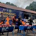 Bea Cukai Banjarmasin Musnahkan Rokok dan Minuman Ilegal